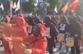 В Корее протестовали в костюмах из «Игры в кальмара»