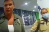 Появилось видео конфликта с Савченко в аэропорту по поводу подделанного COVID-сертификата