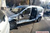 В центре Николаева столкнулись три автомобиля: пострадали два человека