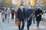 В Николаеве прошла официальная церемония возложения цветов к мемориалу героев-ольшанцев в честь 77-й годовщины освобождения Украины от немецко-фашистских захватчиков в годы Великой Отечественной войны