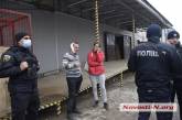 Неизвестный жестоко избил мужчину и женщину в очереди на «Новой почте» в Николаеве