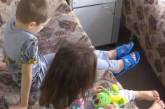 В Житомире мать бросила маленьких детей в запертой квартире