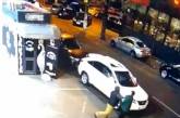 В Киеве охранник парковки жестоко избил водителя: пострадавшего пришлось оперировать