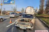 В Николаеве на перекрестке столкнулись три автомобиля