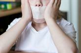 В детсаду Полтавской области 4-летней девочке скотчем заклеили рот – чтоб не плакала