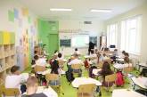Минобразования призывает местные власти вывести школы с дистанционки