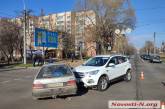 В центре Николаева столкнулись «Мазда» и «Форд» — пострадала женщина