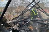 В Николаеве горел гараж – рядом нашли пострадавшего с ожогами