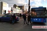 В Николаеве столкнулись троллейбус и «Шкода» – на проспекте пробка