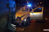 В Николаеве пьяный на «Шкоде» врезался в прицеп припаркованной фуры