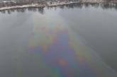 В Киеве обнаружили слив нефтепродуктов в озеро
