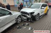 На ул. Потемкинской в Николаеве автоледи устроила ДТП с тремя автомобилями — пострадал водитель