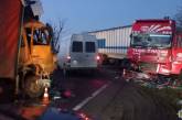 Патрульные «вывели» из огромной пробки на дороге Николаев-Одесса два автобуса с детьми