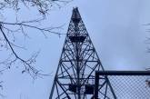 Под Николаевом жители требуют демонтировать 30-метровую металлическую башню