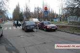 На перекрестке в Николаеве столкнулись «Фольксваген» и «Дэу»: пострадала пассажирка