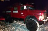 Снегопад в Николаевской области: спасатели эвакуировали людей и вытаскивали автомобили