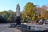 В Николаеве уже два года не могут помыть памятник Святому Николаю — нет денег
