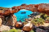 На Кипре туристам нужно будет сдать три теста на коронавирус