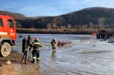 На переправе под Черновцами «Нива» ушла под воду