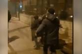 Появилось видео нападения вооруженных бунтовщиков на отделение полиции в Алматы