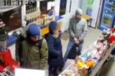 «Конфетные» воры попали в Николаеве на камеру наблюдения (видео)