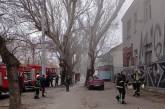 В Николаеве горит старое здание Центрального суда (видео)