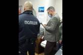 Противостояние в николаевской «инфекционке» продолжается: изымают бухгалтерские документы (видео)