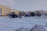 В Кропивницком штормовой ветер повалил главную елку города