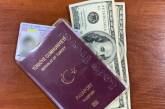 В Николаевском аэропорту турок пытался за $200 провести соотечественников через границу