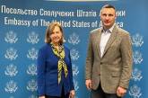 Кличко обсудил тероборону Киева с послом США