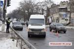 На пересечении улиц Московской и Чигрина в Николаеве микроавтобус Volkswagen, курсирующий по 26 городскому маршруту, сбил пешехода