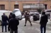 В центре Киева возле здания СБУ из автомата ранили мужчину 