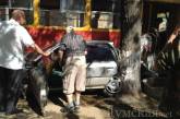 Машину одесского пенсионера трамвай «припечатал» к дереву ФОТО, ВИДЕО