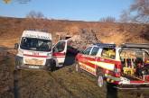В Николаевской области тягач слетел в кювет и перевернулся — пострадал водитель