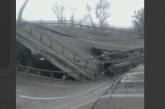 Теперь нельзя проехать из Киева в Житомир: взорван мост (видео)