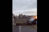 В Николаеве снаряд врага попал в жилой дом (видео)
