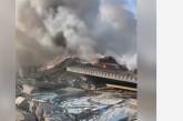 В результате попадания авиабомбы в школу в Николаевской области погибли 4 человека (видео)