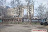 Обстрел здания ОГА в Николаеве: погибли две сотрудницы хозсуда, еще одной оторвало ногу