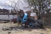 Дома без крыш и стен, сгоревшие авто: как выглядит микрорайон в Николаеве после обстрелов (видео)