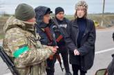 Пограничники задержали очередного мужчину в женской одежде – хотел выехать в Молдову