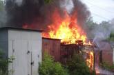 В Первомайском вследствие обстрела загорелись гаражи: погиб мужчина и пострадала женщина