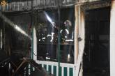 В Николаеве горел рынок: огонь уничтожил два киоска и магазин (видео)