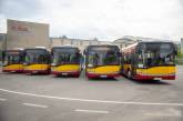 Варшава подарила Николаеву пять автобусов-гармошек с гуманитарной помощью