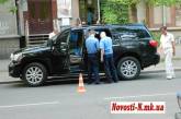 В центре Николаева из припаркованного на улице джипа украли полмиллиона