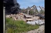 В Николаевской области оккупанты разрушили ракетой строительную базу