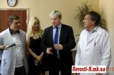 Лечащий врач Тимошенко в Николаеве осмотрел Сашу Попову. ДОБАВЛЕНО ВИДЕО