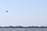 Опубликовано видео воздушного боя между российским истребителем и вертолетом над Змеиным