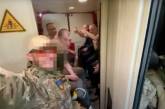Разведка показала видео возвращения украинцев из плена 