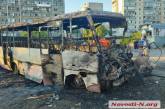 Ракетний удар по Миколаєву: згоріла автостоянка з машинами, пошкоджено школу та будинки (фото, відео)