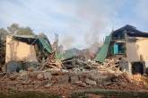 Окупанти вдарили по школі та будинку культури в Чугуєві: під завалами є люди